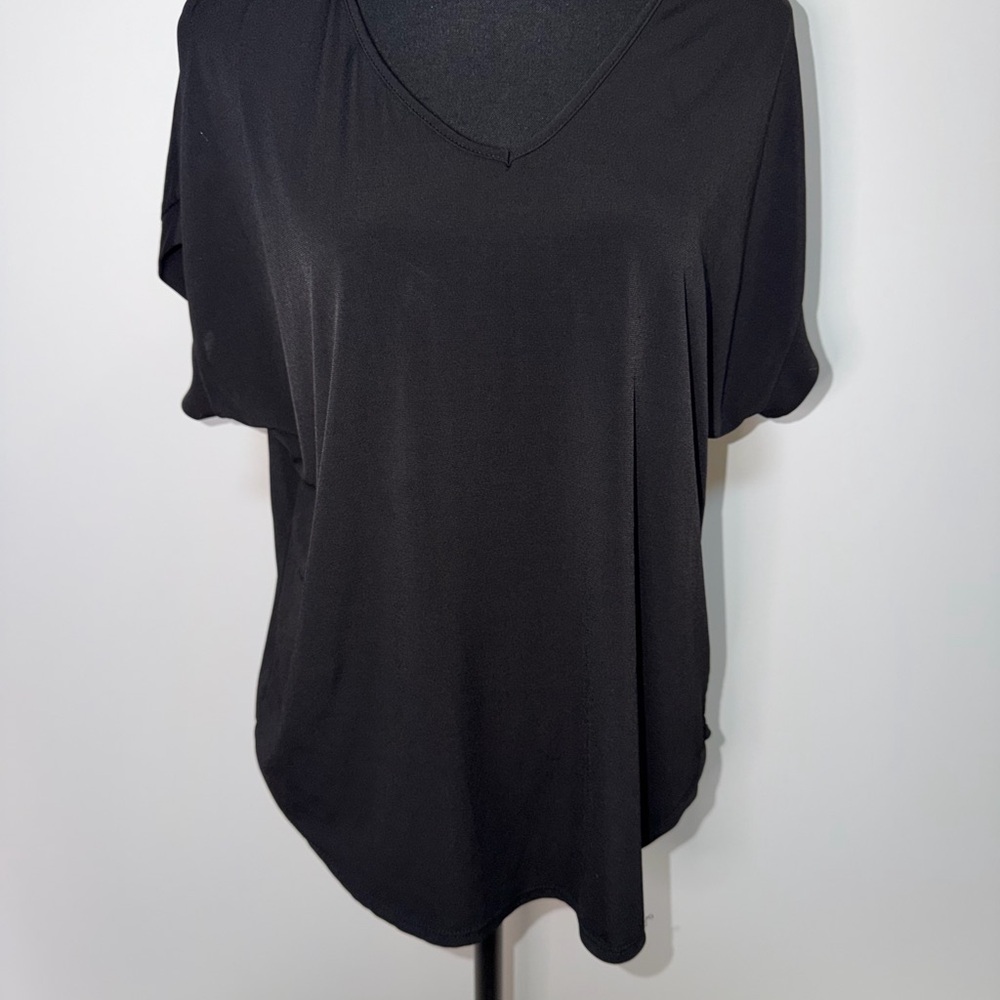 NY Collection Black V-Neck Short Sleeve Tee